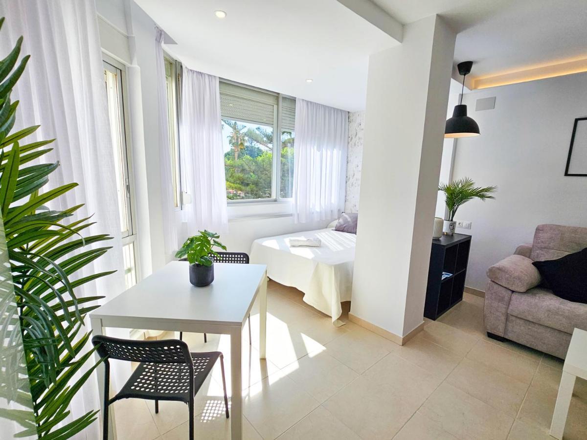 Estudio Vip Mediterraneo - Alojamientos La Torre Torre Del Mar Exterior photo